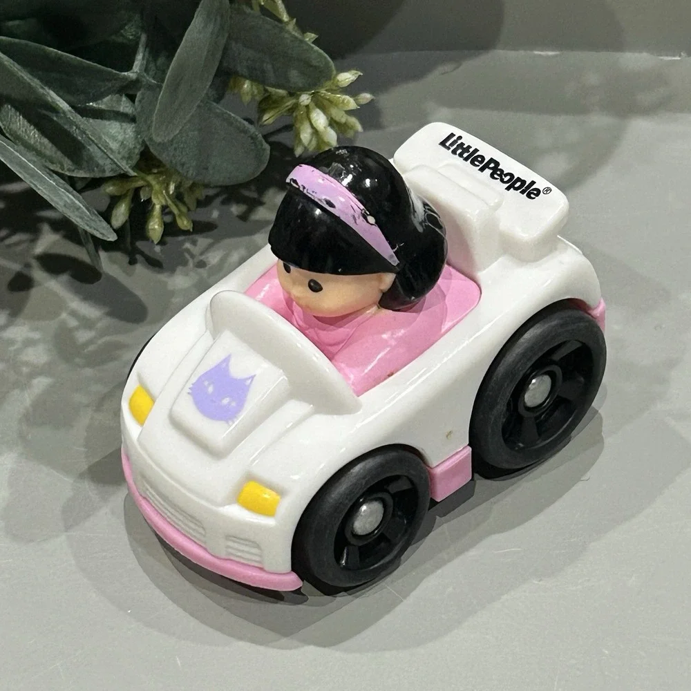 Fisher Price Little People Sonya Lee Kitty Cat Wheelie Vintage 2009 Hard-To-Find